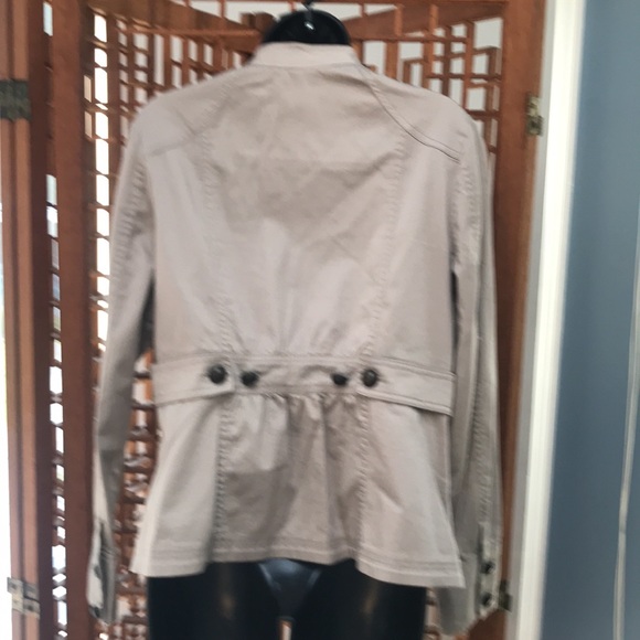 NY&C tan jacket  adorned with buttons size 10. - Picture 4 of 4